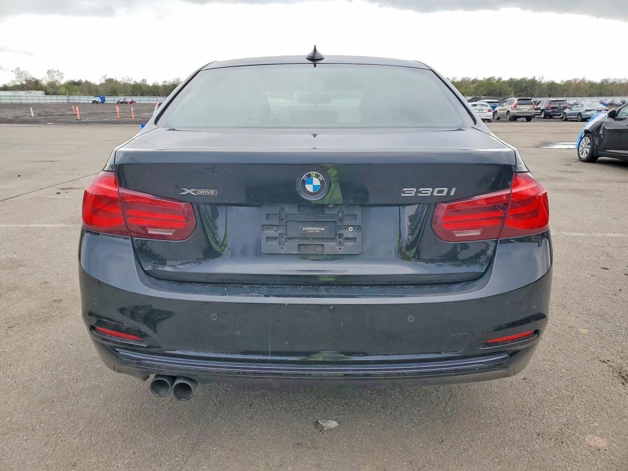 2018 BMW 330 Xi - zdjęcie 6