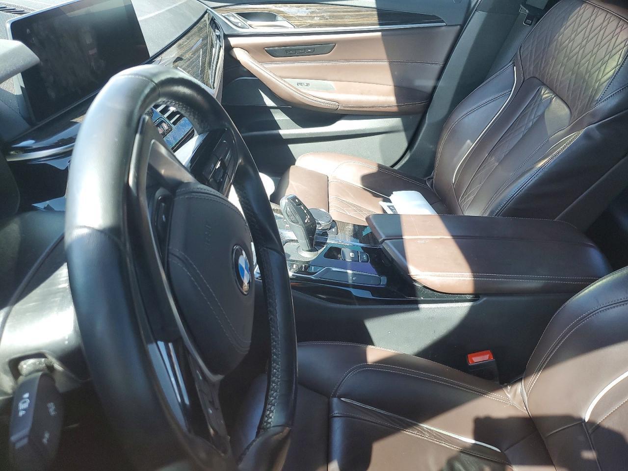 2019 BMW 530 I - zdjęcie 8