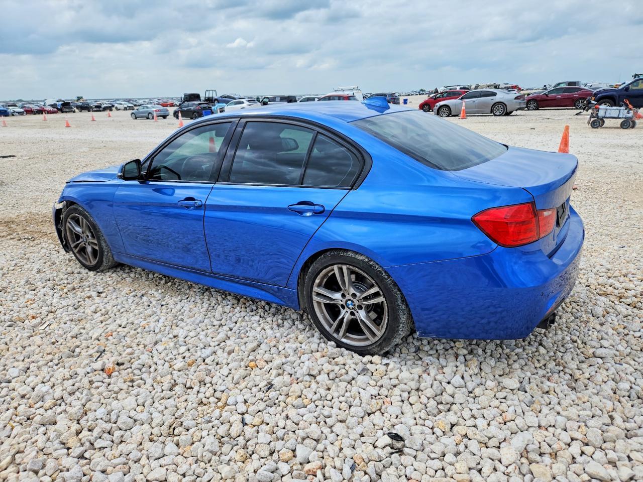 2014 BMW 328 I - zdjęcie 2