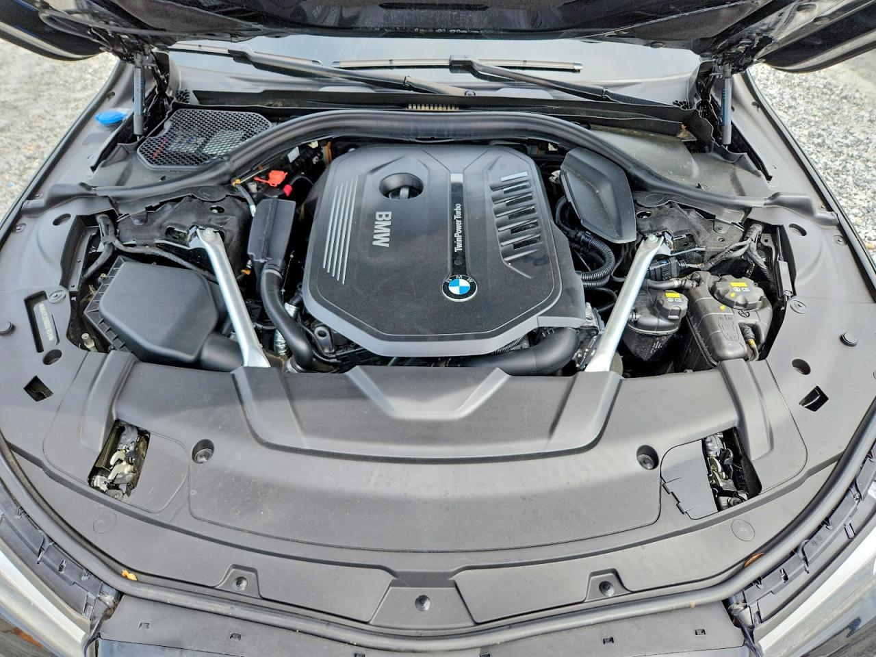 2019 BMW 740 I - zdjęcie 11