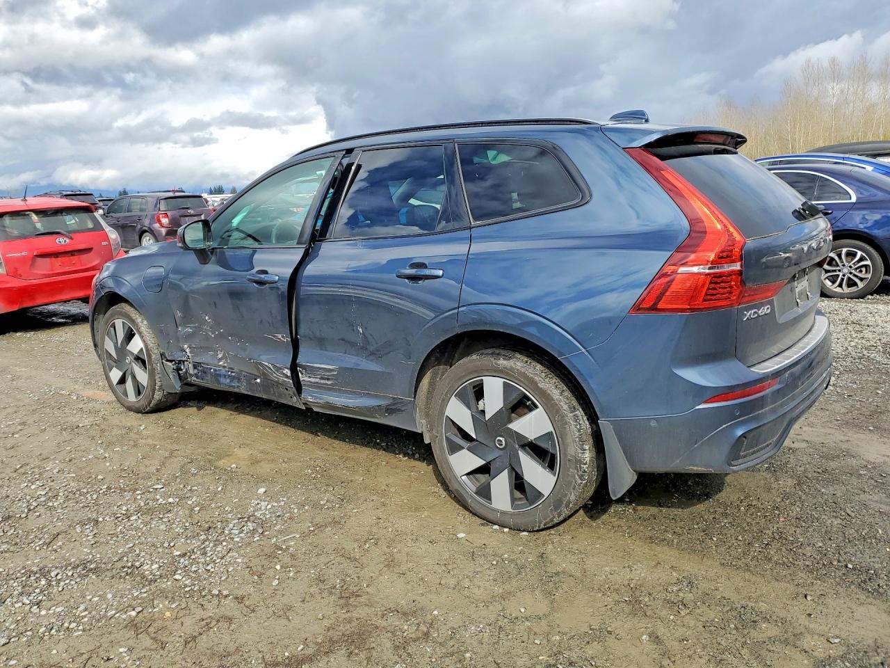 2024 Volvo Xc60 Plus - zdjęcie 2