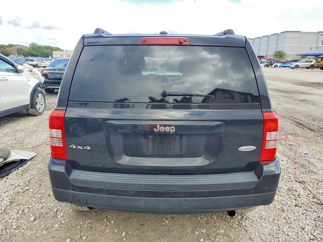 2015 Jeep Patriot Latitude - zdjęcie 6