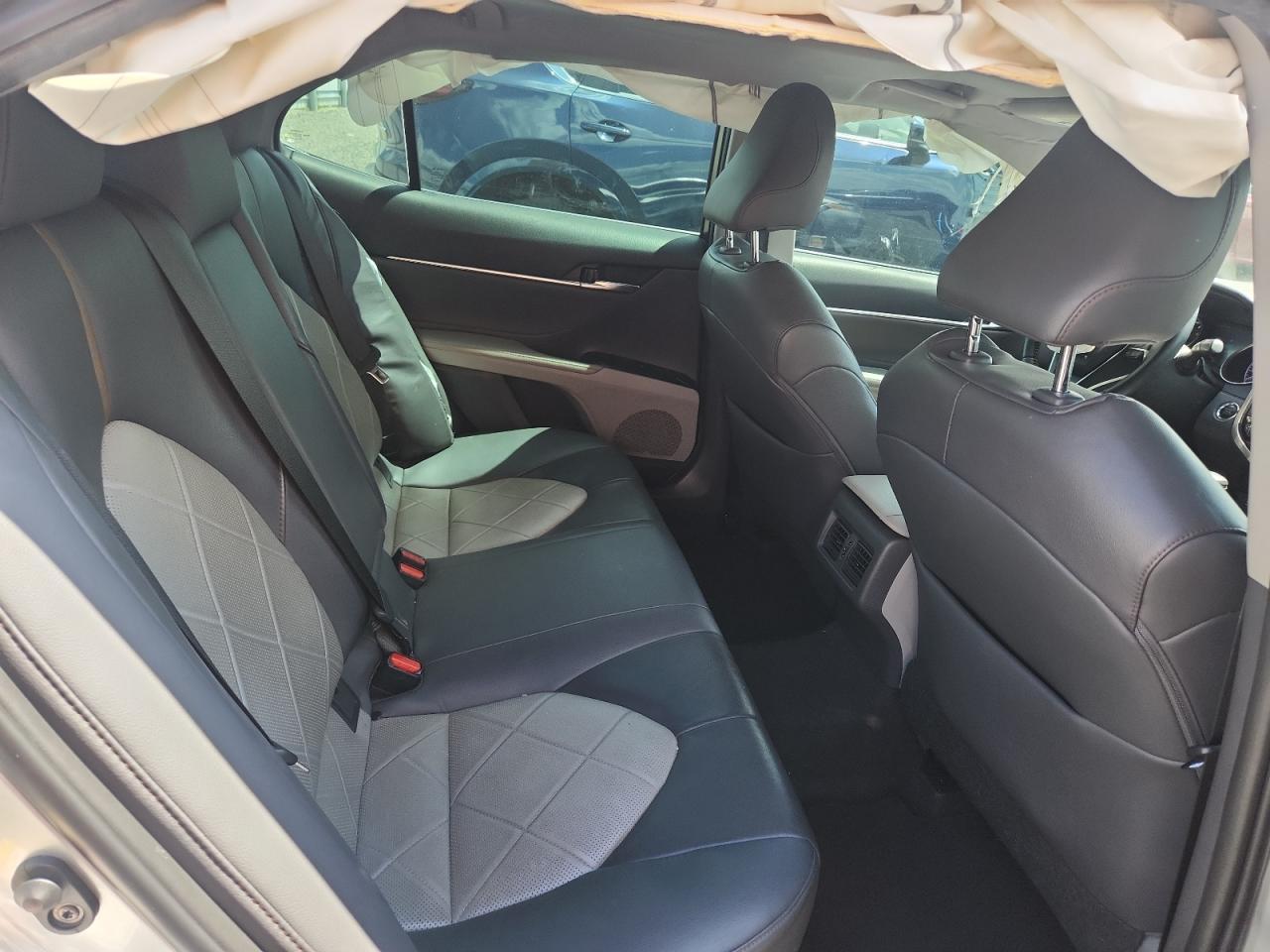 2018 Toyota Camry Xle - zdjęcie 10