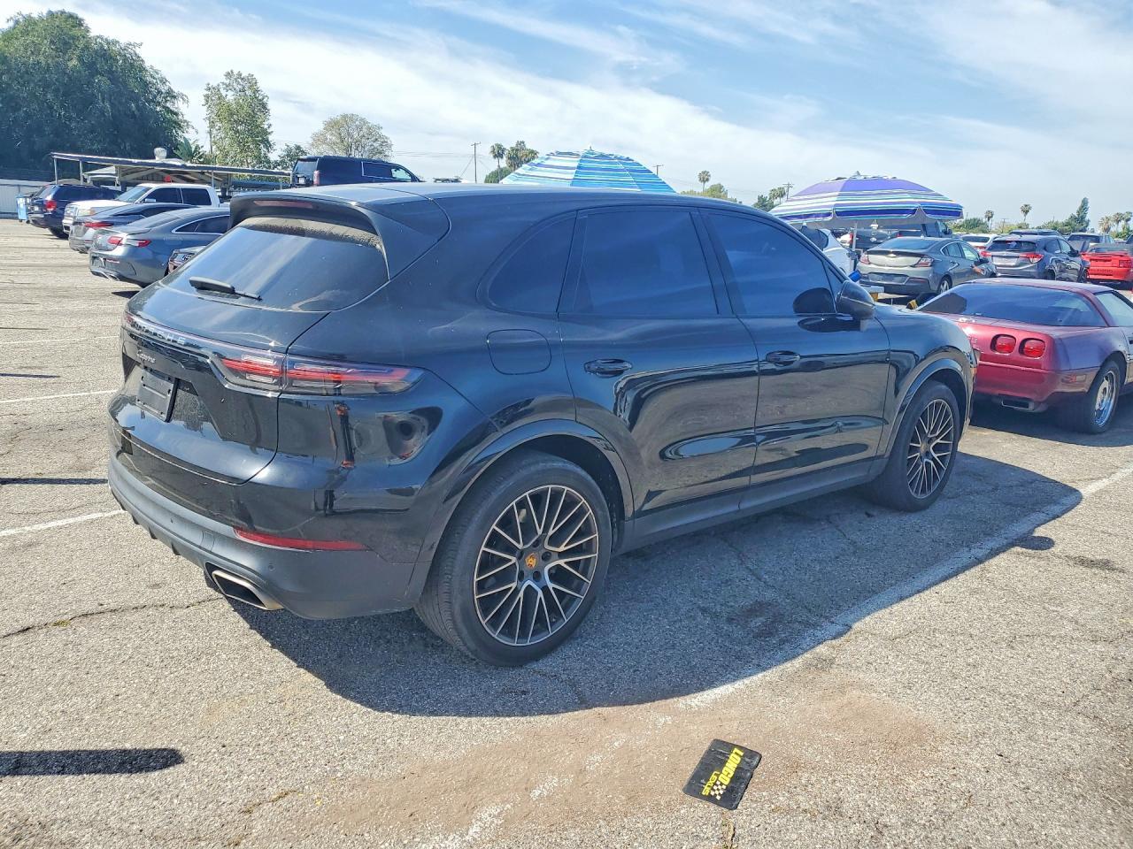 2021 Porsche Cayenne - zdjęcie 3