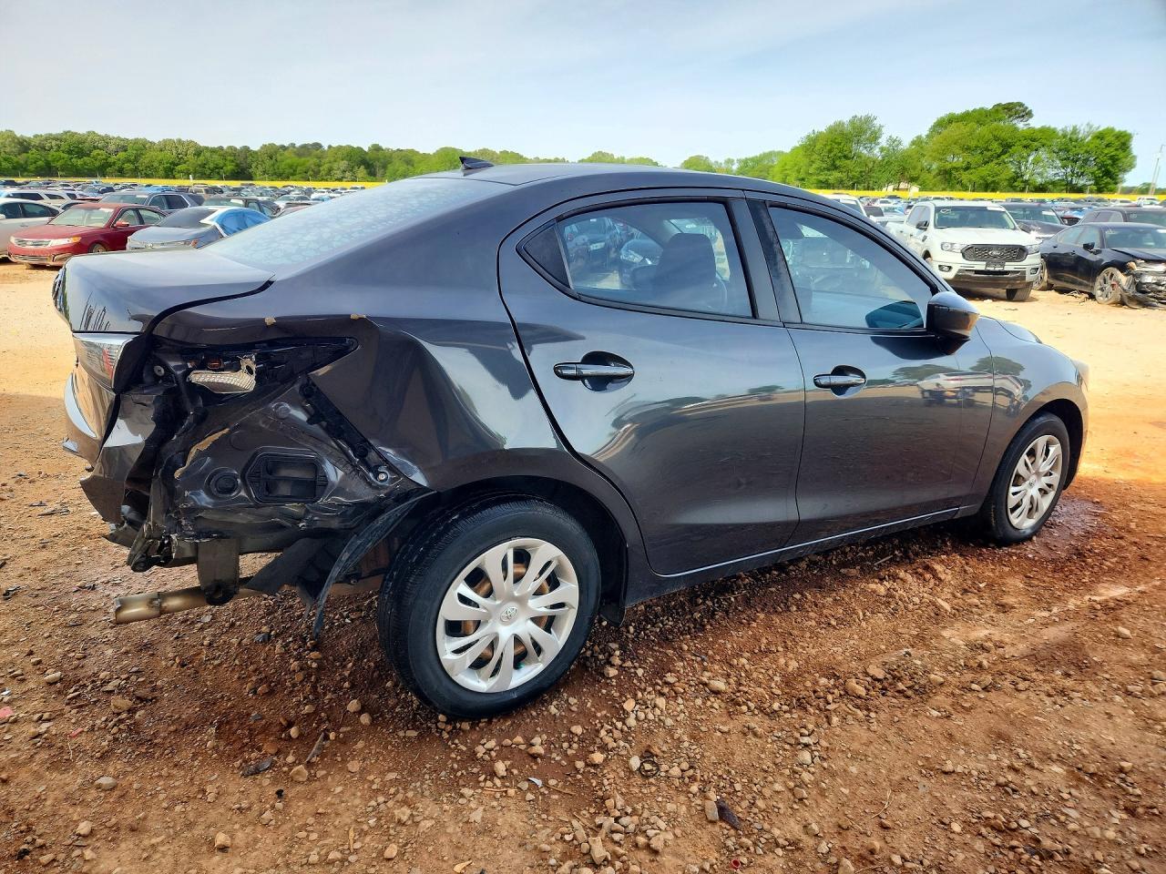 2019 Toyota Yaris L - zdjęcie 3