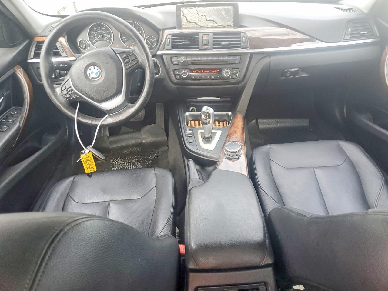 2015 BMW 335 Xi - zdjęcie 8