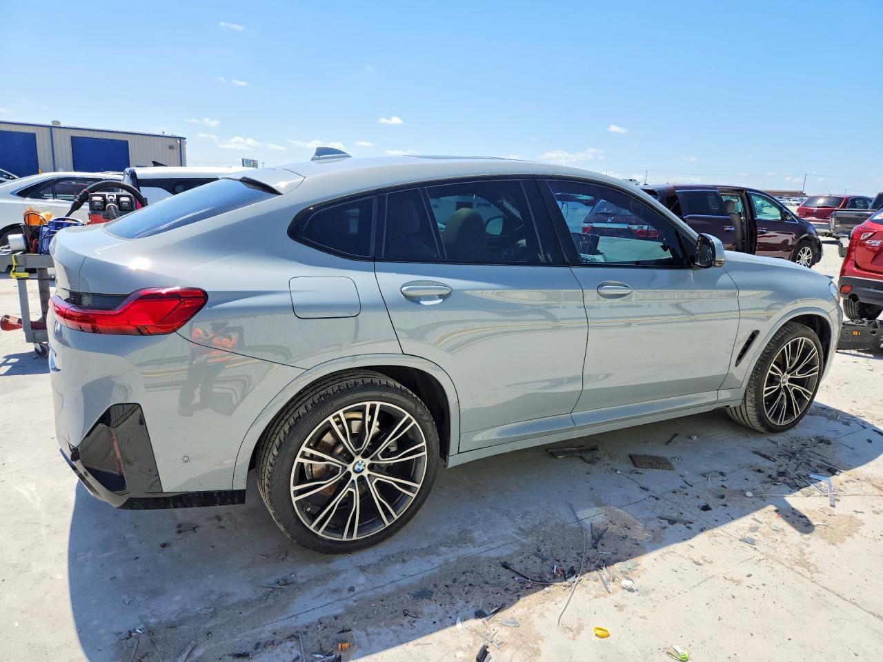 2024 BMW X4 xDrive30I - zdjęcie 3