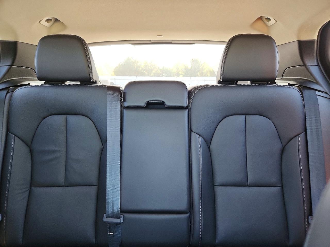 2024 Volvo Xc40 Plus - zdjęcie 10