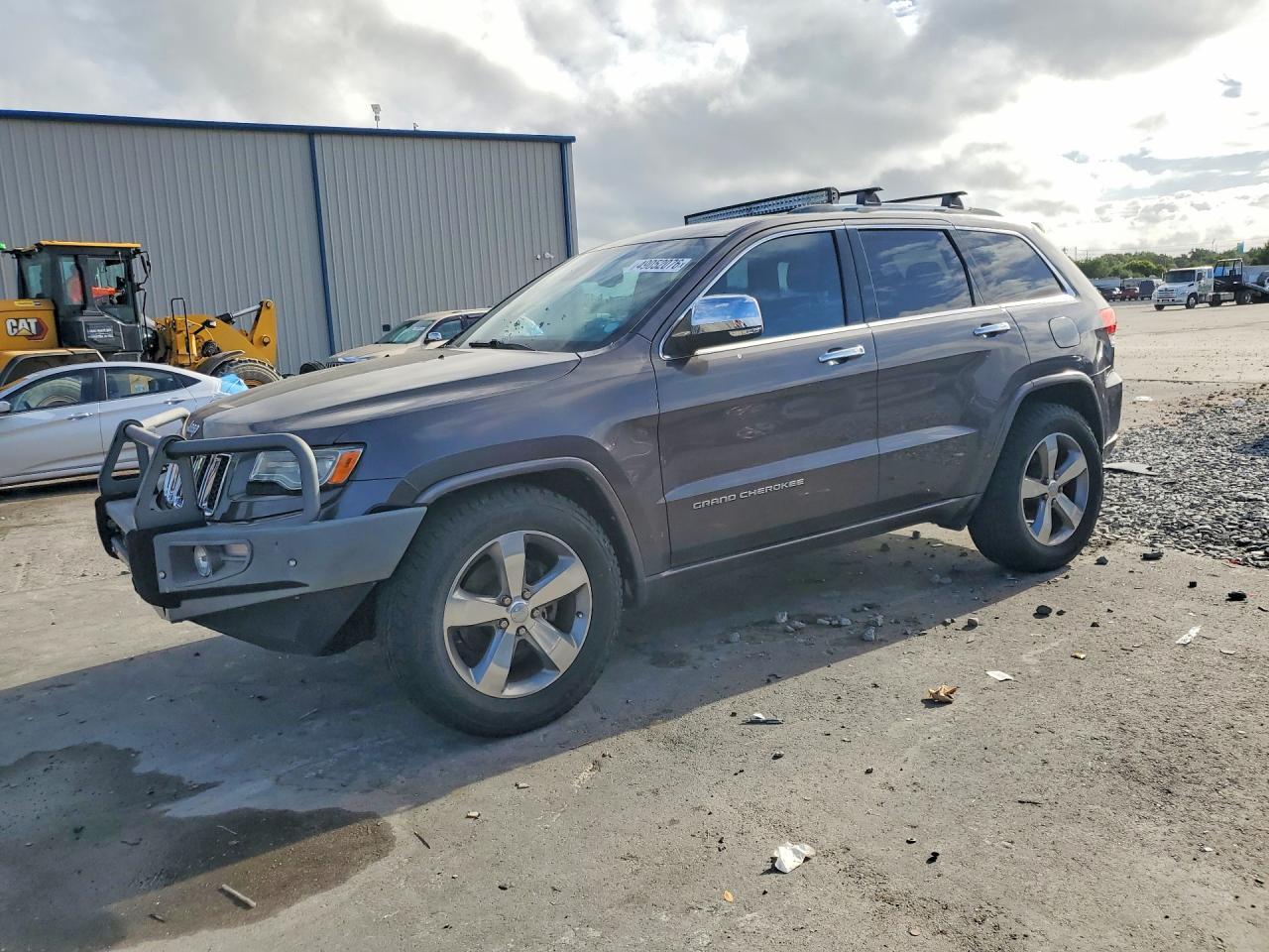2014 Jeep Grand Cherokee Overland - zdjęcie główne