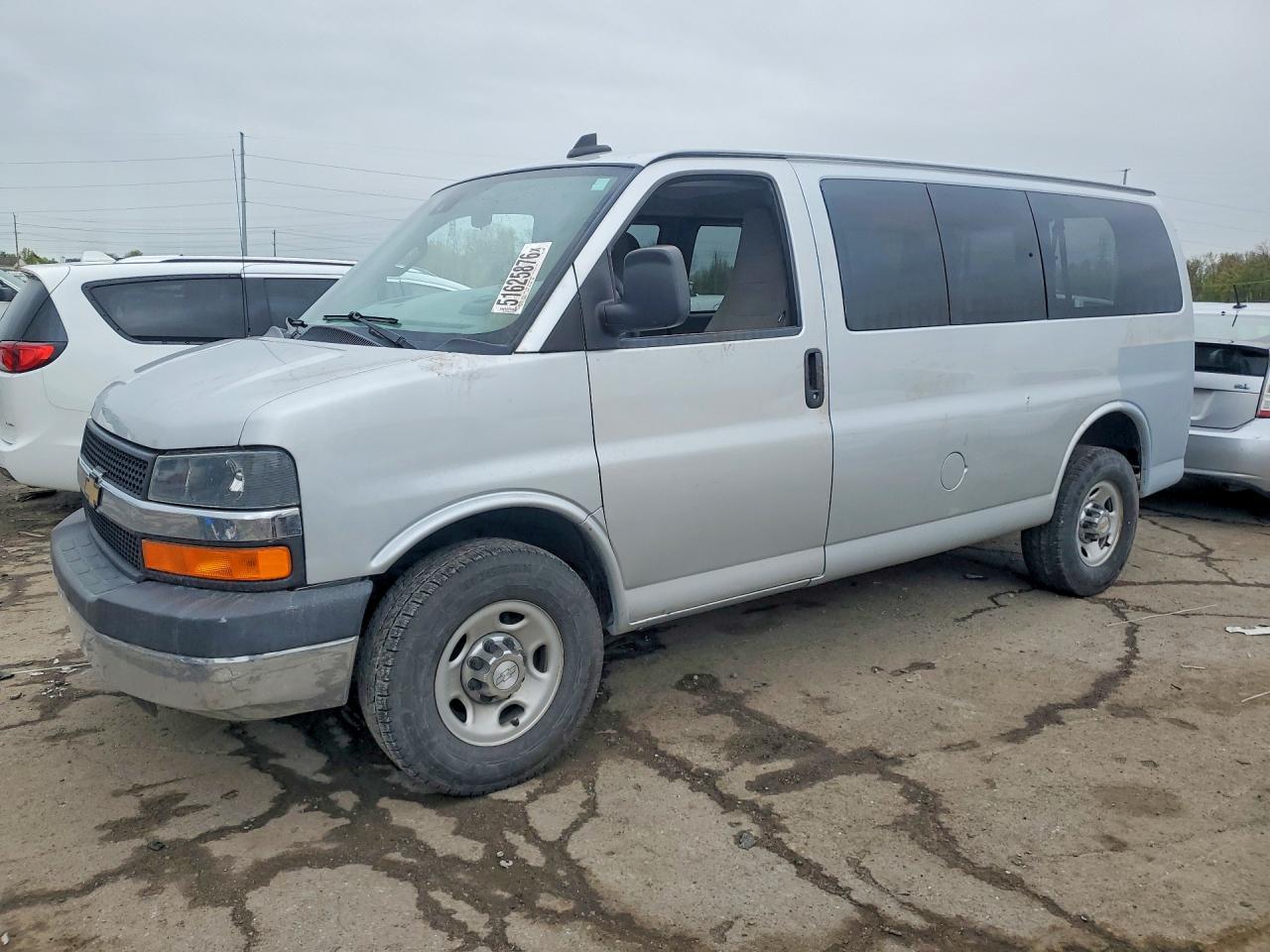 2019 Chevrolet Express G2500 Lt - zdjęcie główne