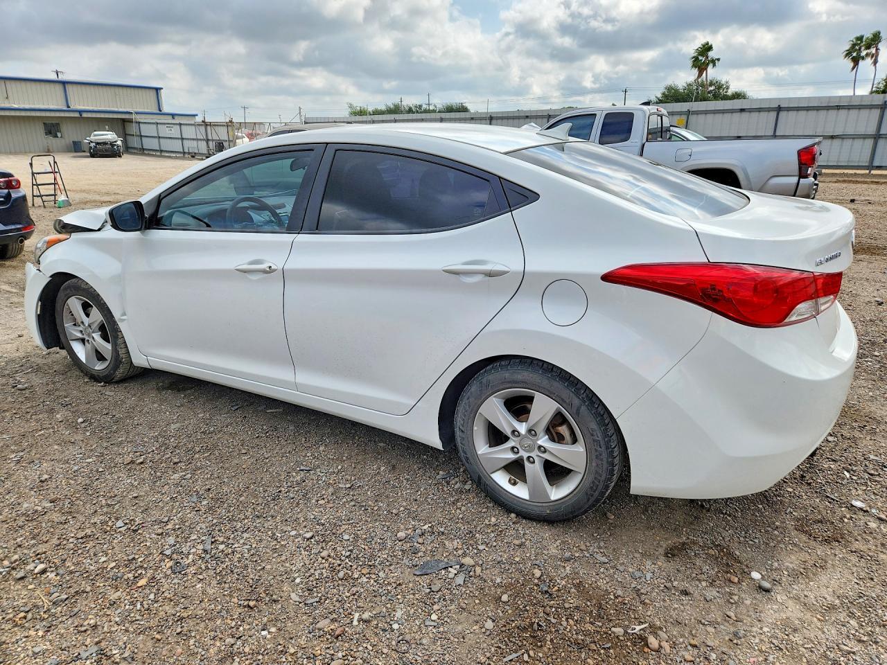2013 Hyundai Elantra Gls - zdjęcie 2