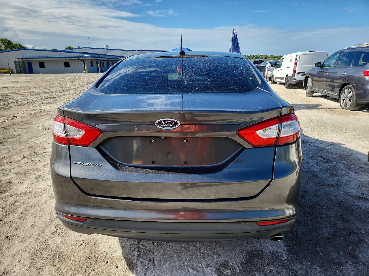 2016 Ford Fusion S - zdjęcie 6