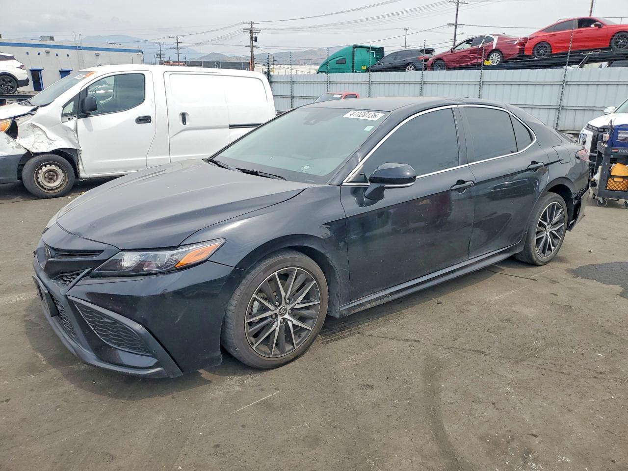 2024 Toyota Camry Se - zdjęcie główne
