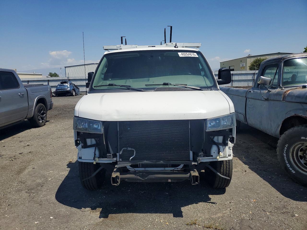 2022 Chevrolet Express G2500 - zdjęcie 5