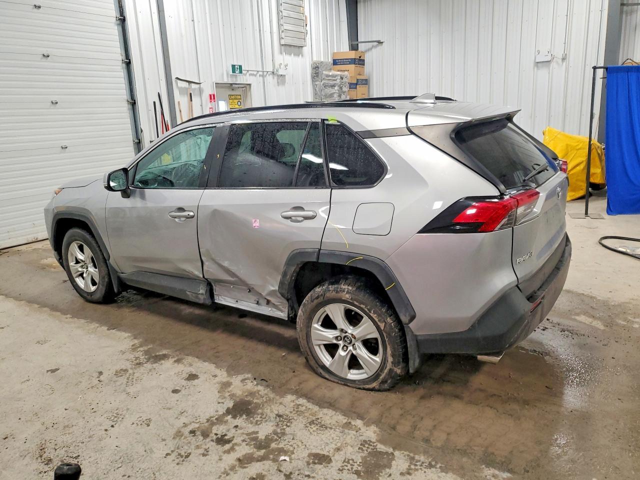 2019 Toyota Rav4 Xle - zdjęcie 2