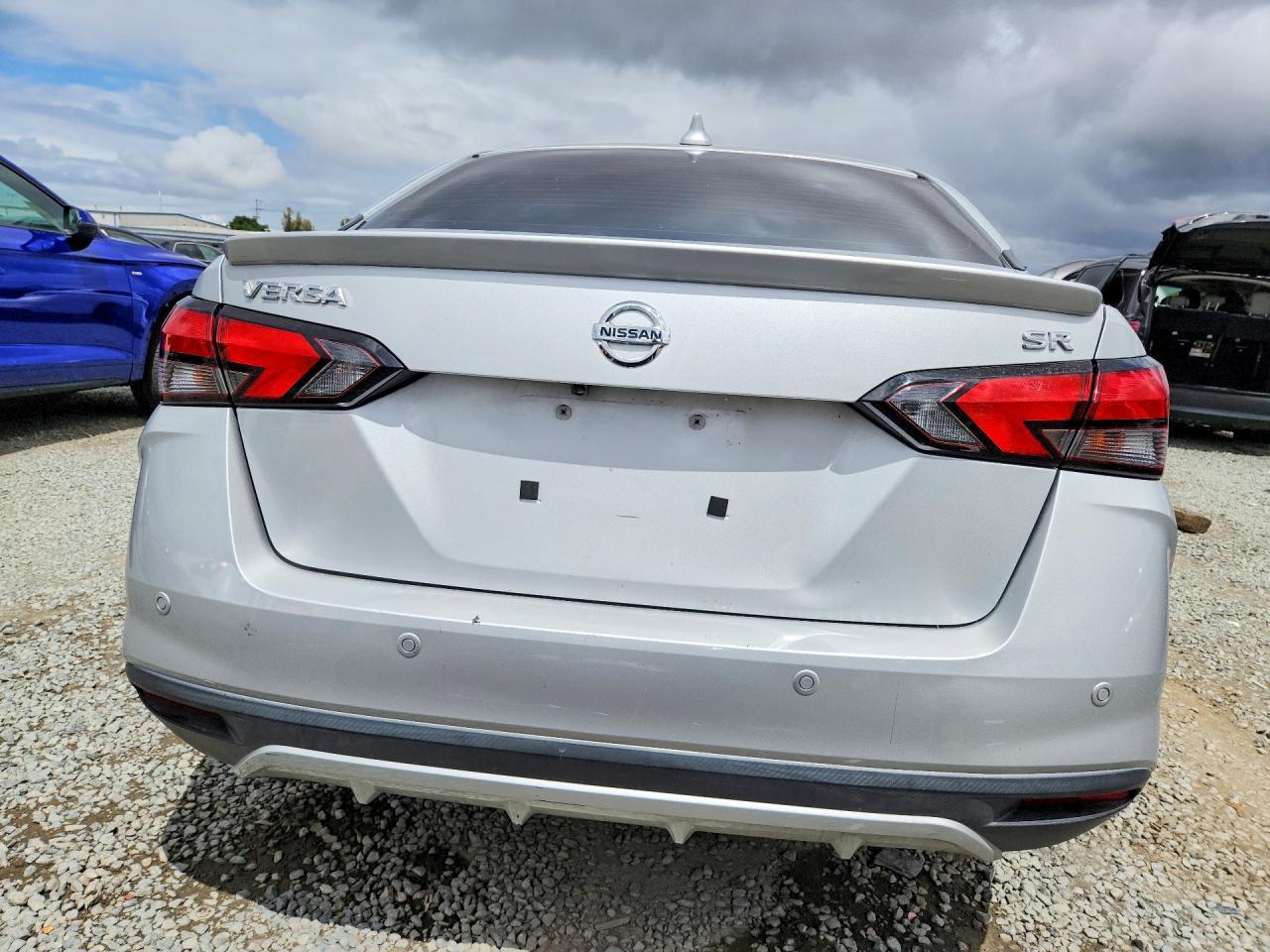 2020 Nissan Versa Sr - zdjęcie 6