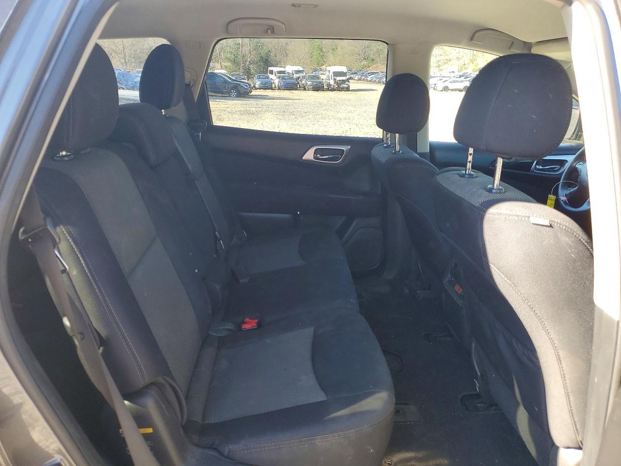 2017 Nissan Pathfinder S - zdjęcie 11