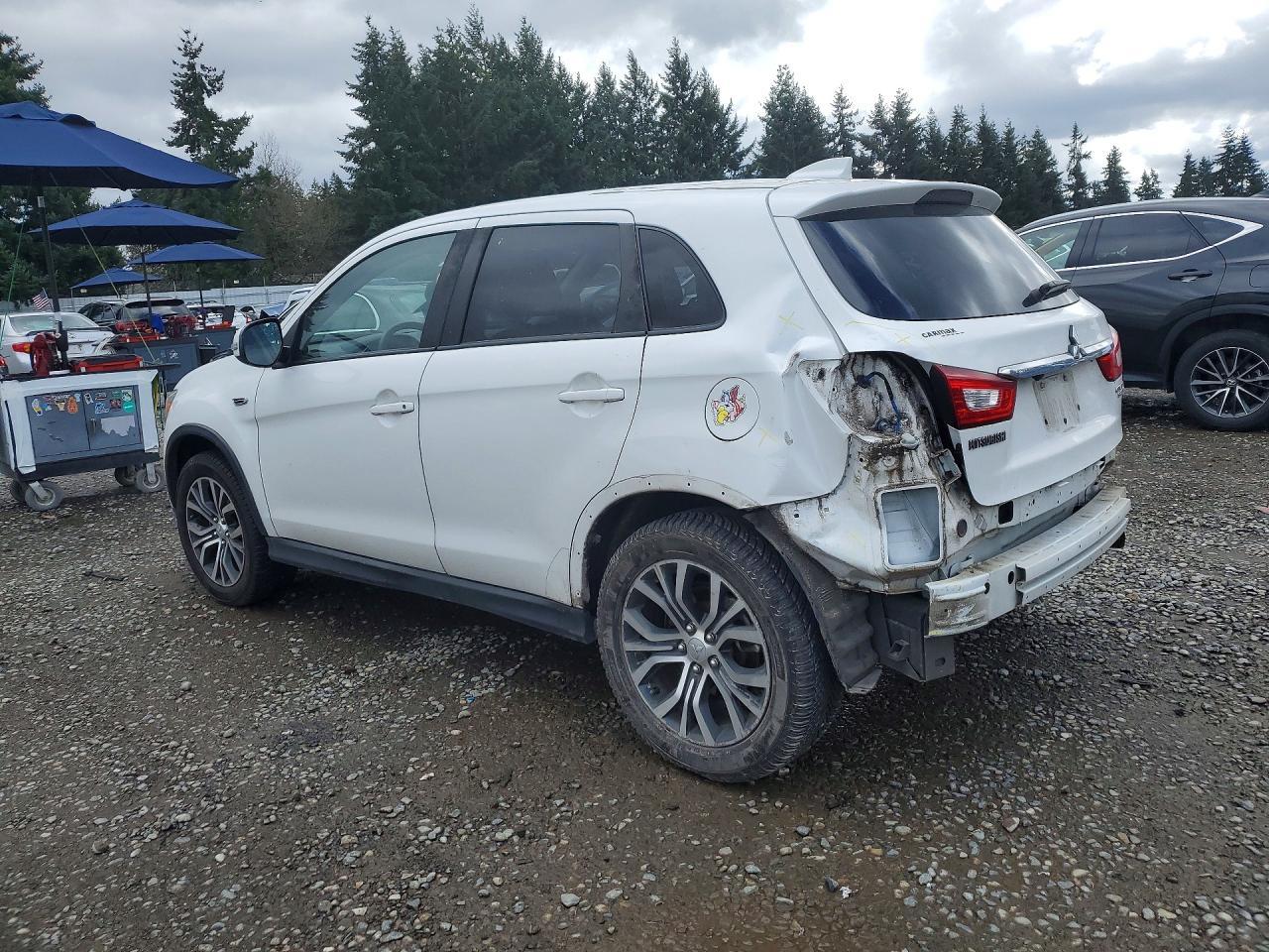 2018 Mitsubishi Outlander Sport Es - zdjęcie 2
