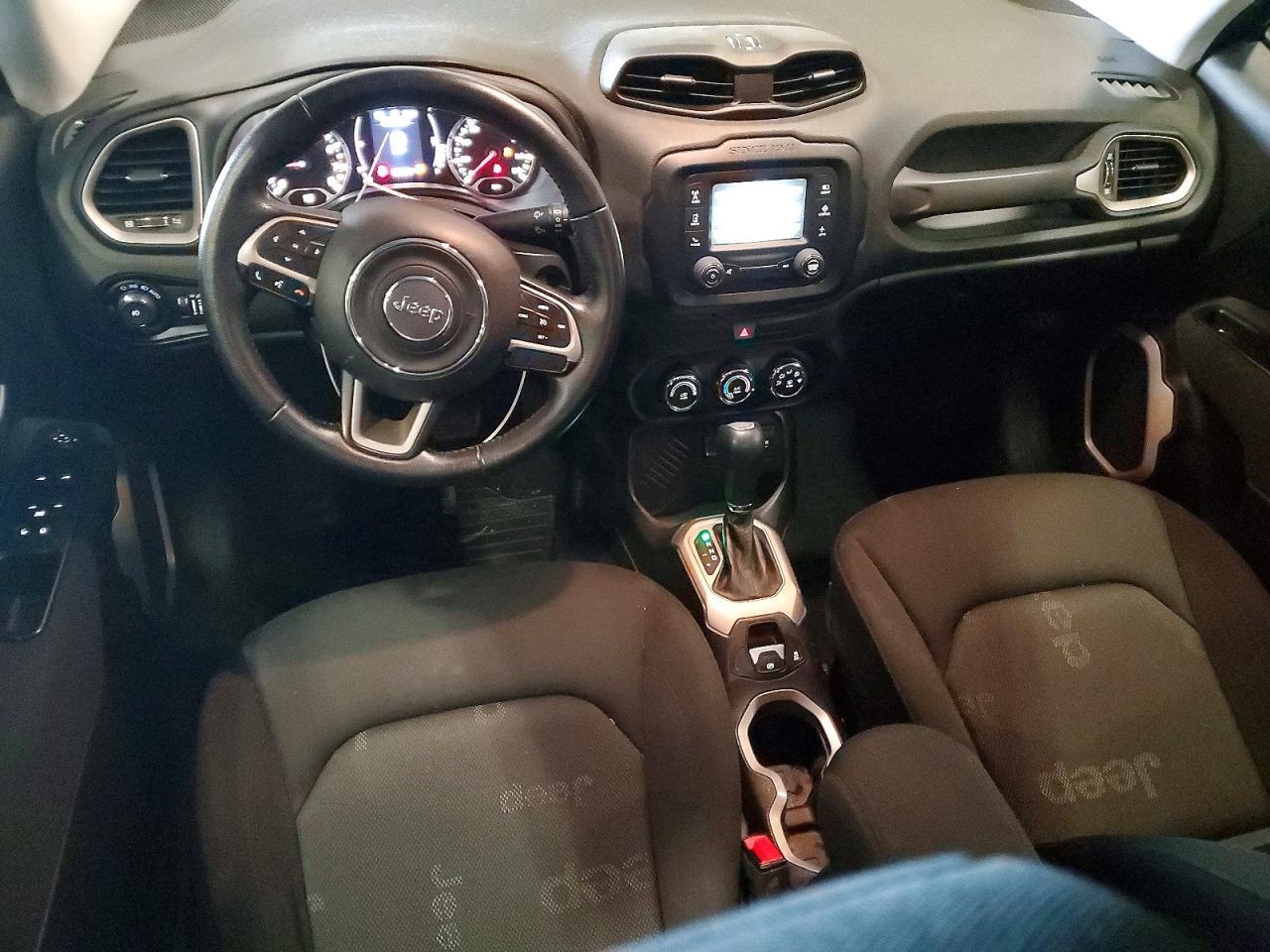 2016 Jeep Renegade Latitude - zdjęcie 8