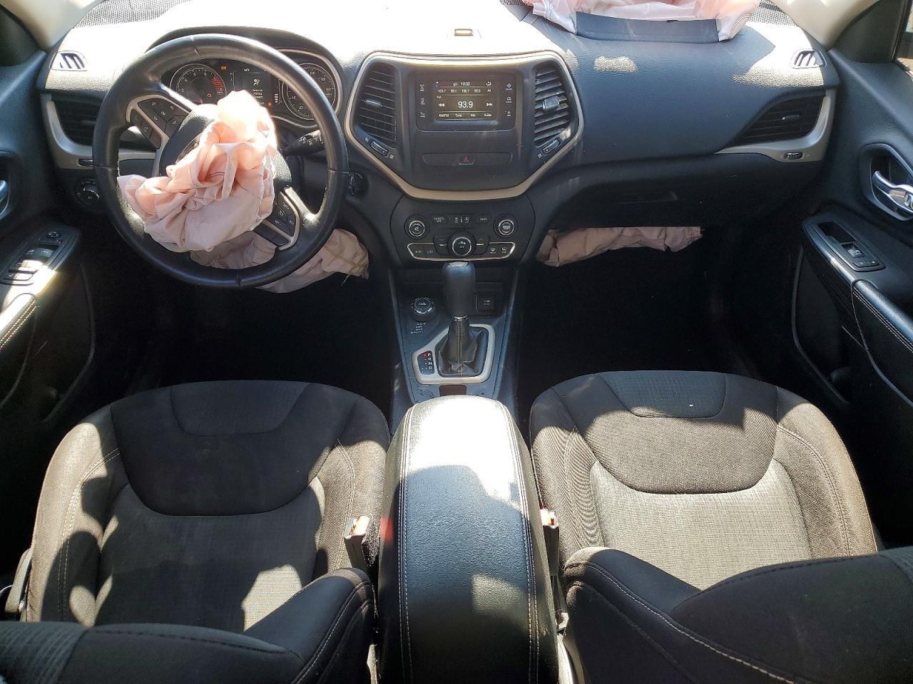 2016 Jeep Cherokee Latitude - zdjęcie 8
