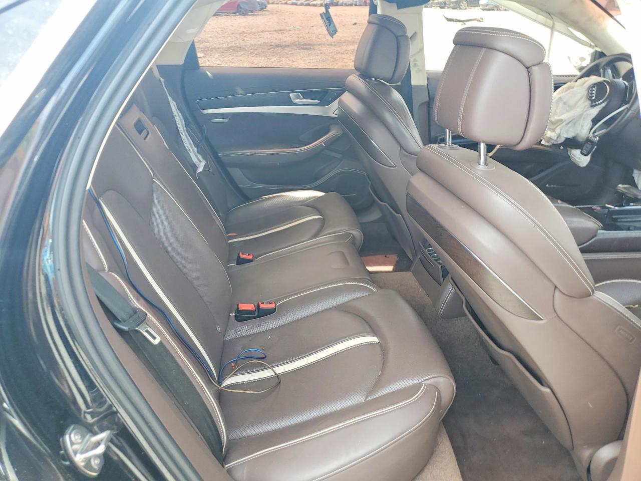 2013 Audi S8 Quattro - zdjęcie 10