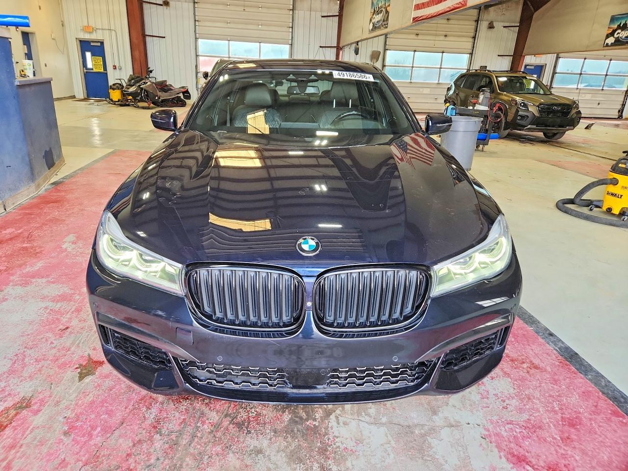 2017 BMW 750 Xi - zdjęcie 5
