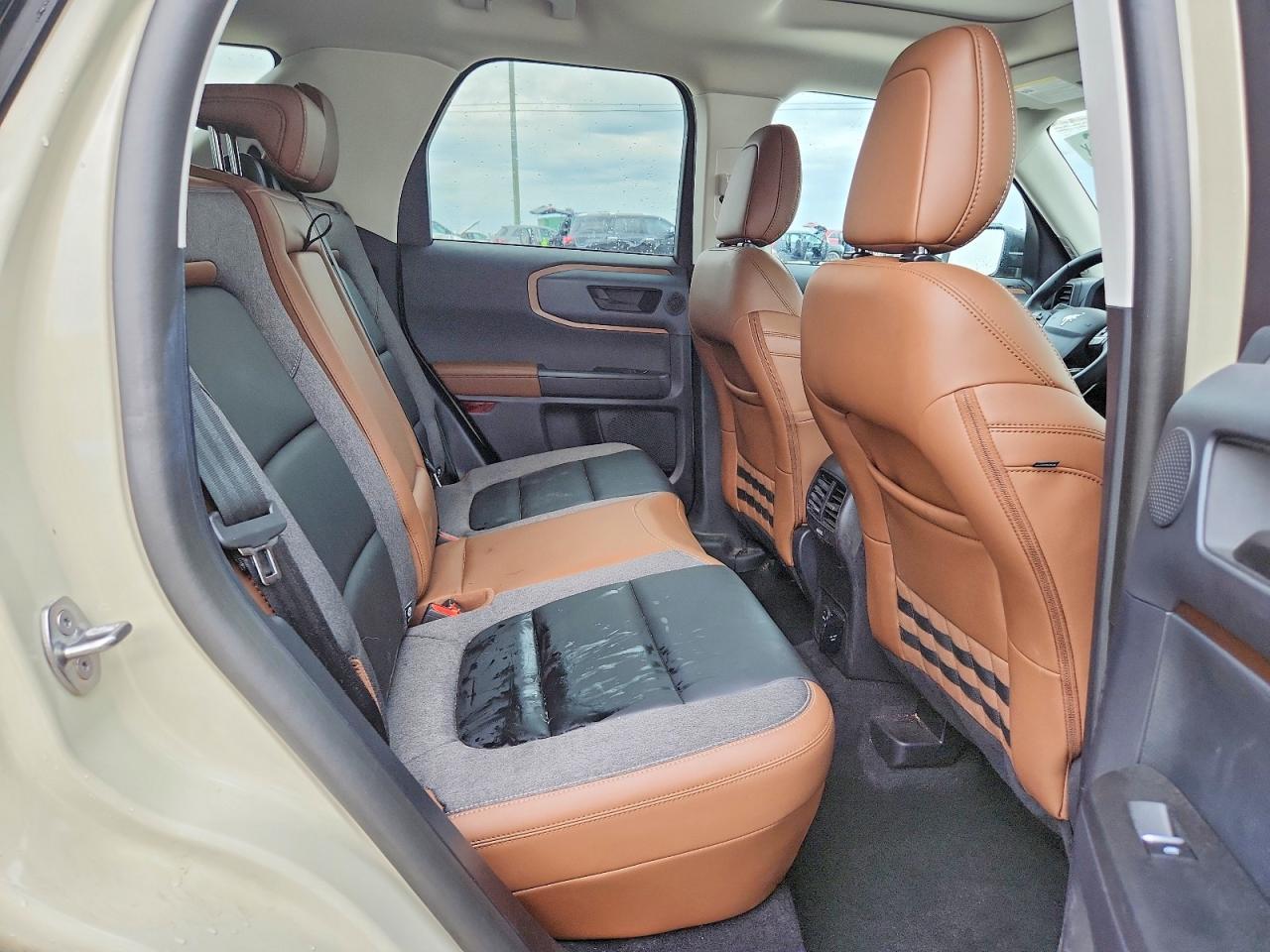 2024 Ford Bronco Sport Outer Banks - zdjęcie 11