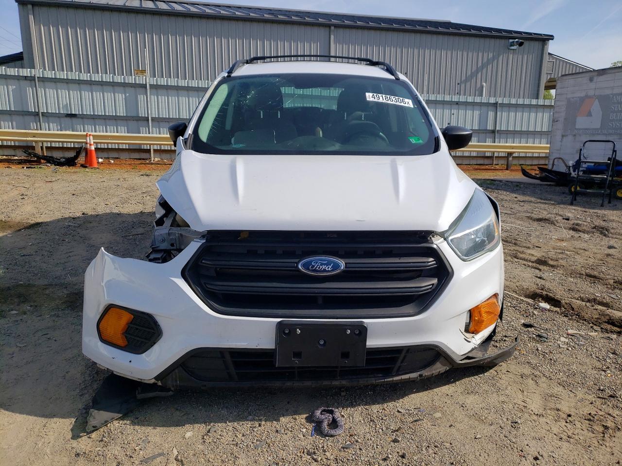 2017 Ford Escape S - zdjęcie 5