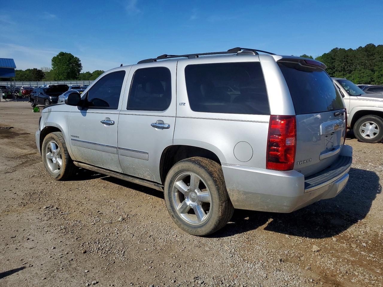 2013 Chevrolet Tahoe C1500 Ltz - zdjęcie 2