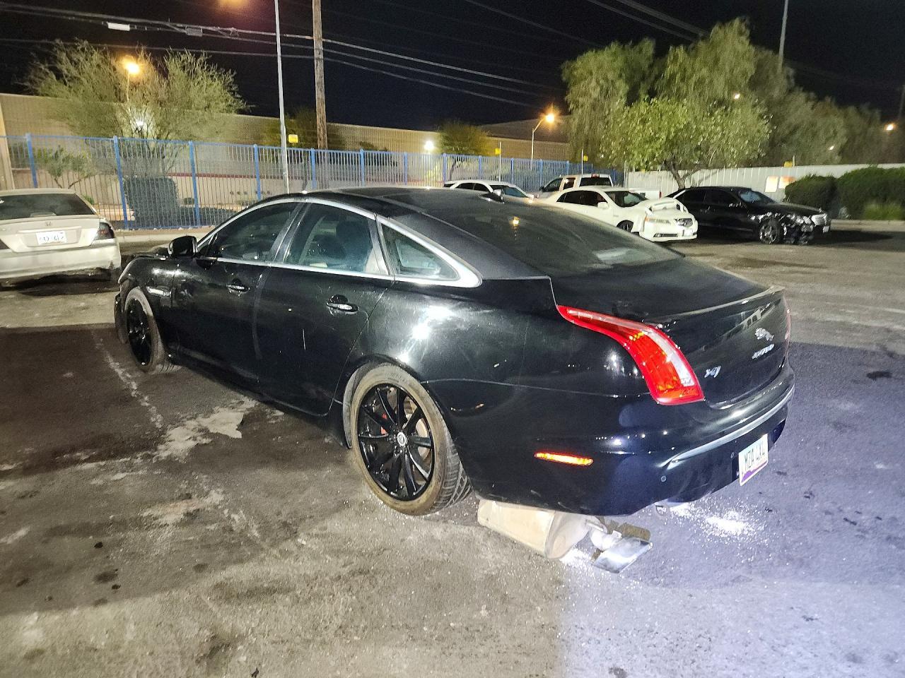 2015 Jaguar Xj - zdjęcie 2