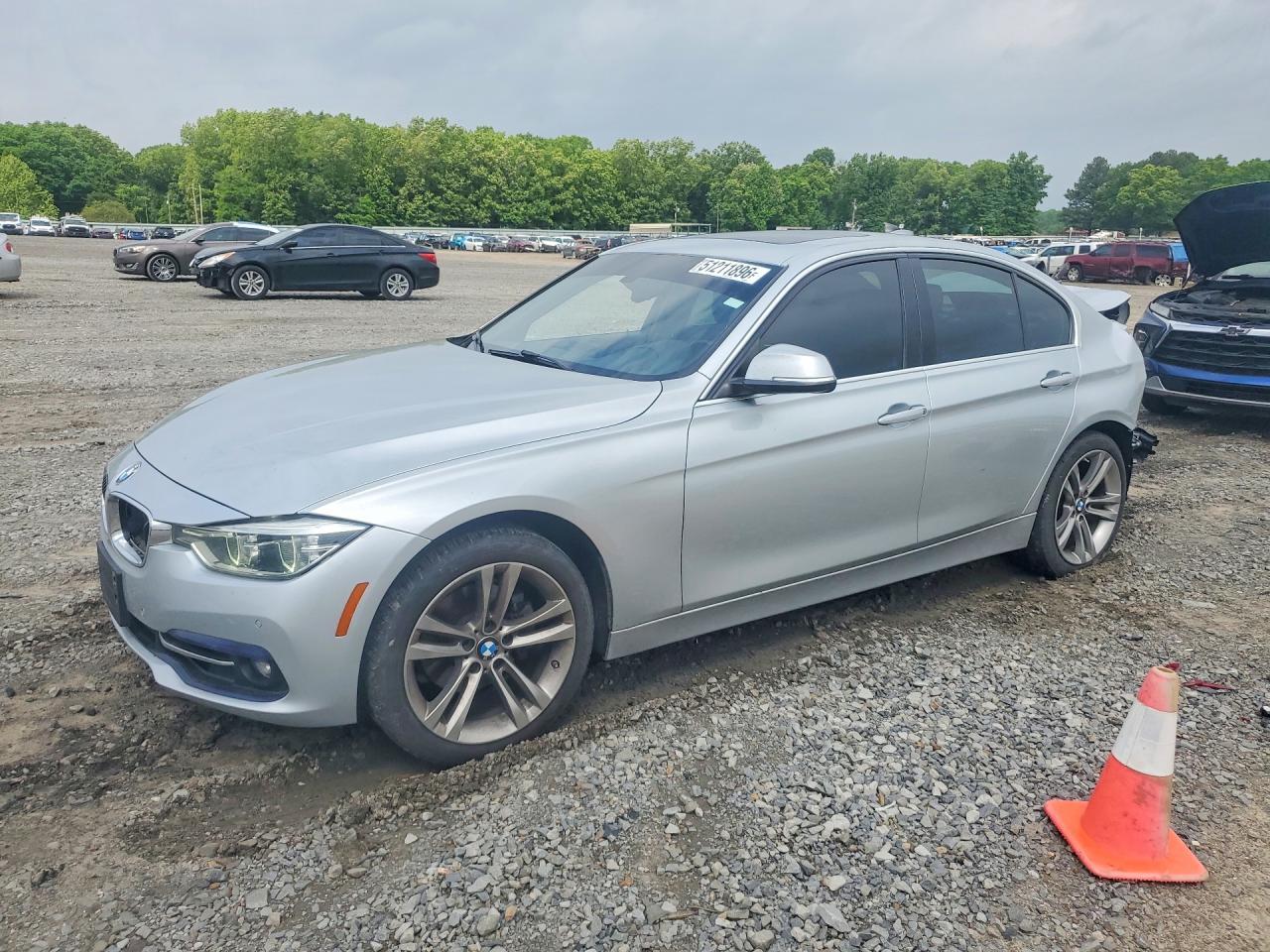 2017 BMW 330 Xi - zdjęcie główne