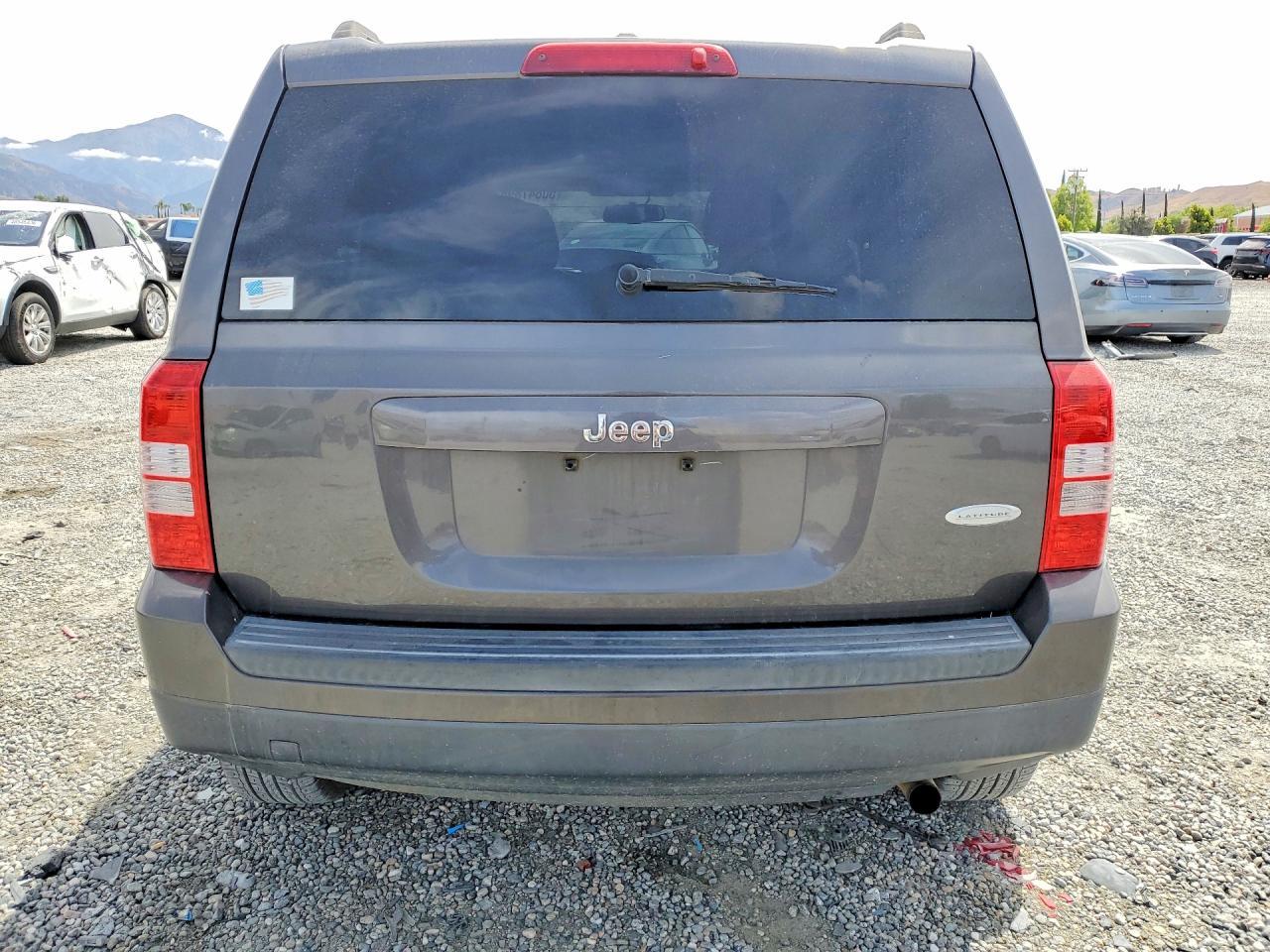 2016 Jeep Patriot Latitude - zdjęcie 6
