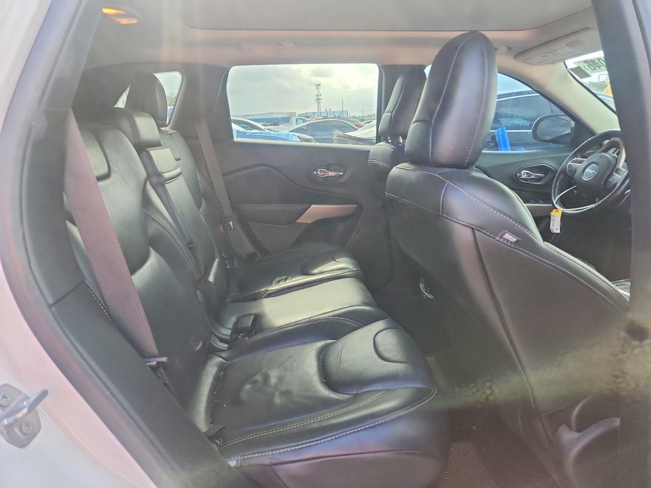 2017 Jeep Cherokee Limited - zdjęcie 10