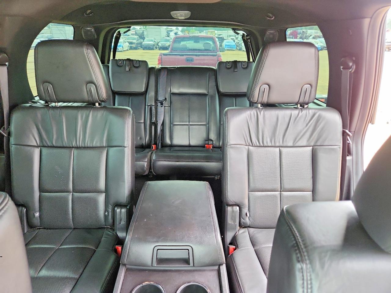 2013 Lincoln Townhouse Navigator - zdjęcie 10