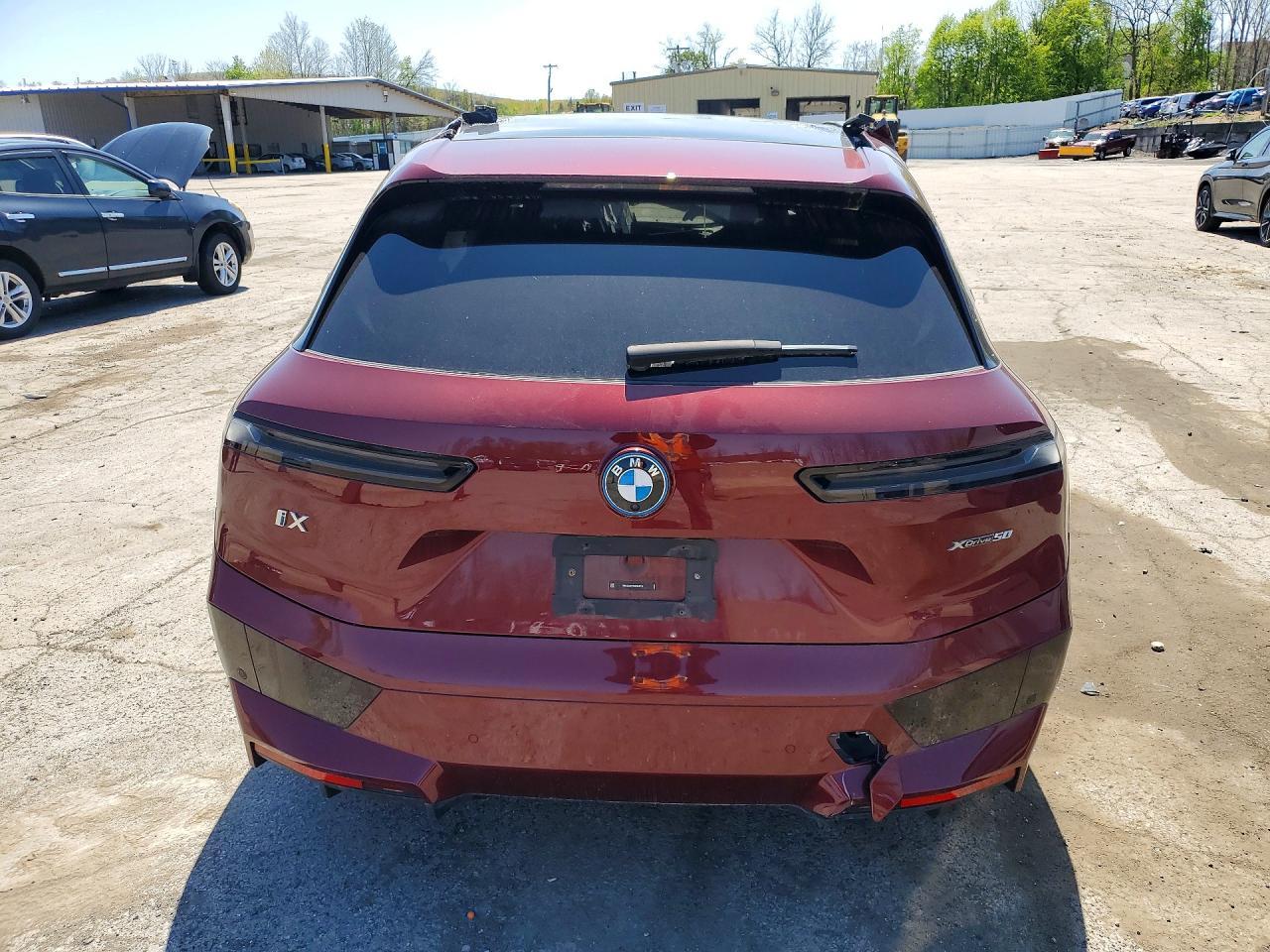 2024 BMW Ix xDrive50 - zdjęcie 6