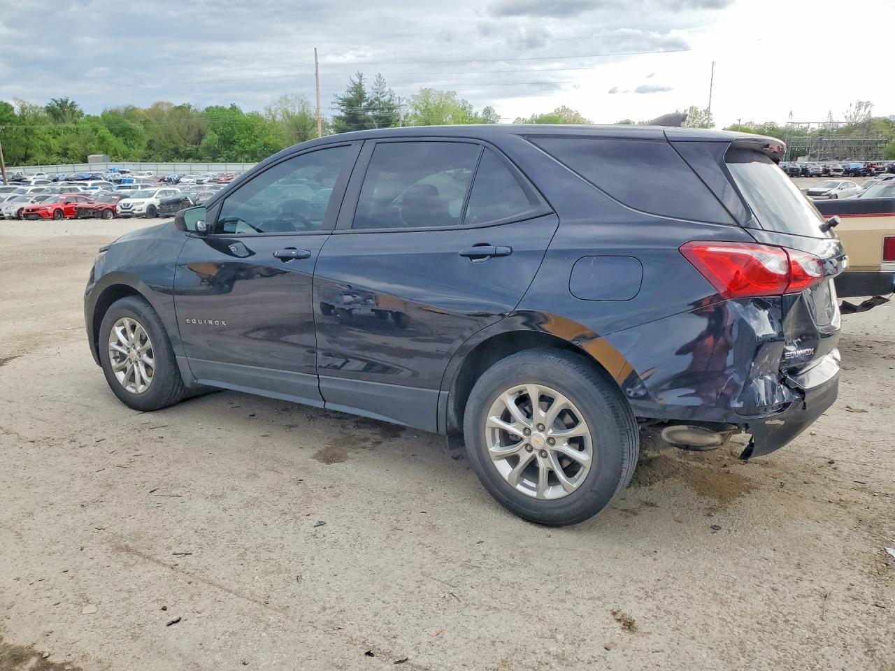 2021 Chevrolet Equinox Ls - zdjęcie 2