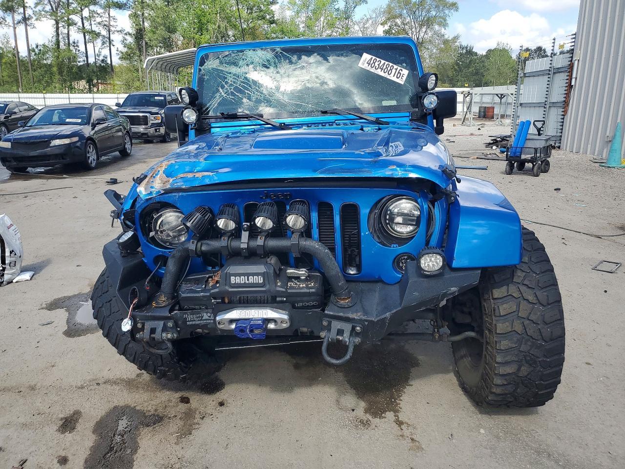 2014 Jeep Wrangler Sahara - zdjęcie 5