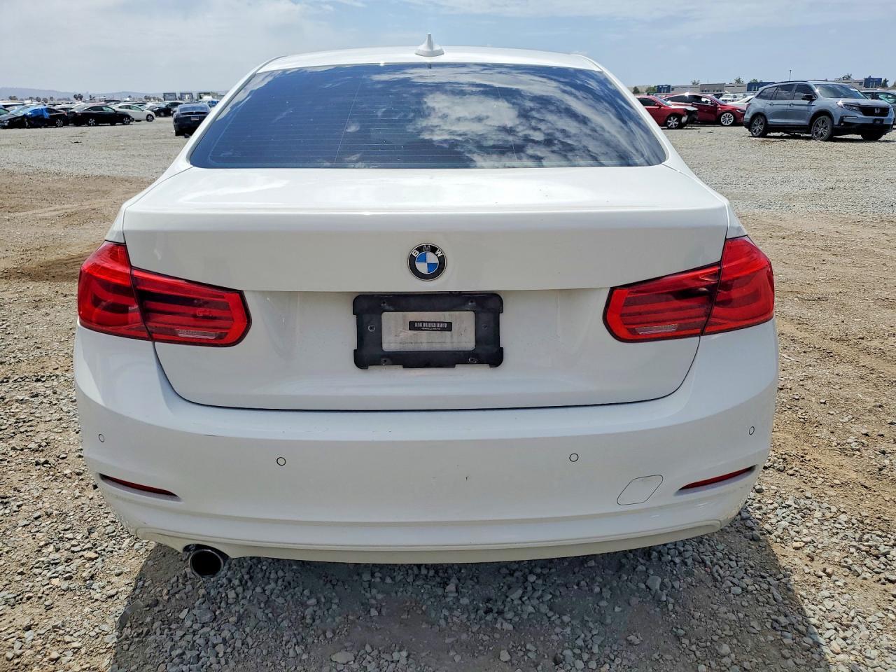 2017 BMW 320 Xi - zdjęcie 6
