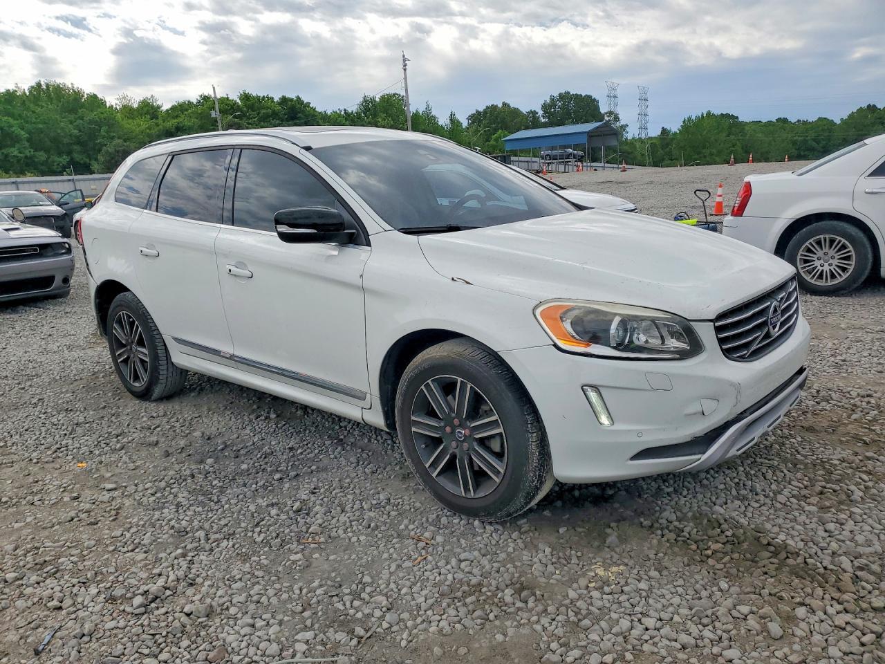 2017 Volvo Xc60 T5 Dynamic - zdjęcie 4