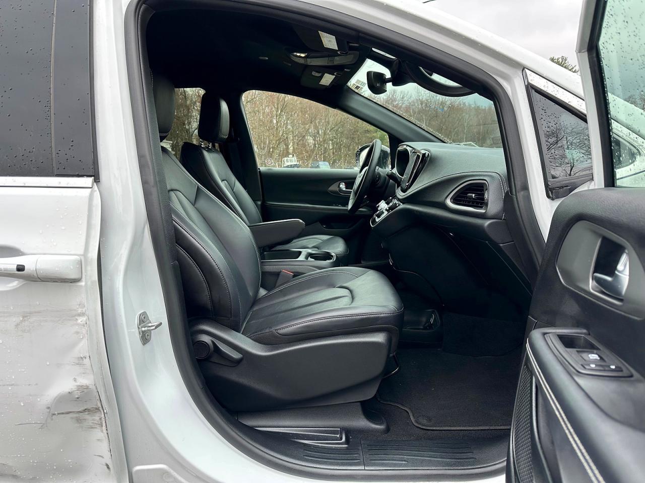 2025 Chrysler Pacifica Hybrid Select - zdjęcie 6