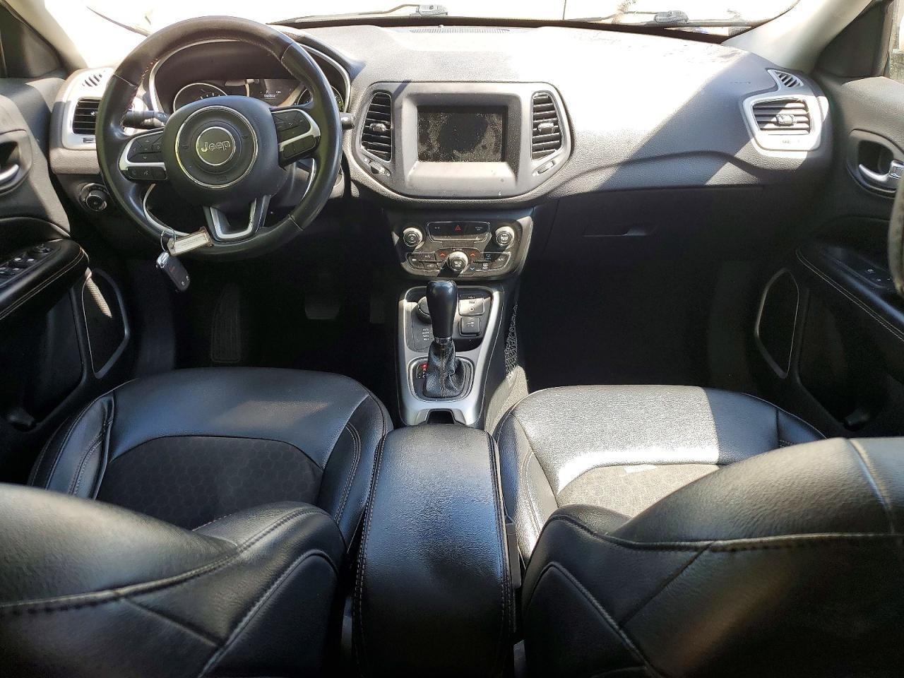 2021 Jeep Compass Latitude - zdjęcie 8