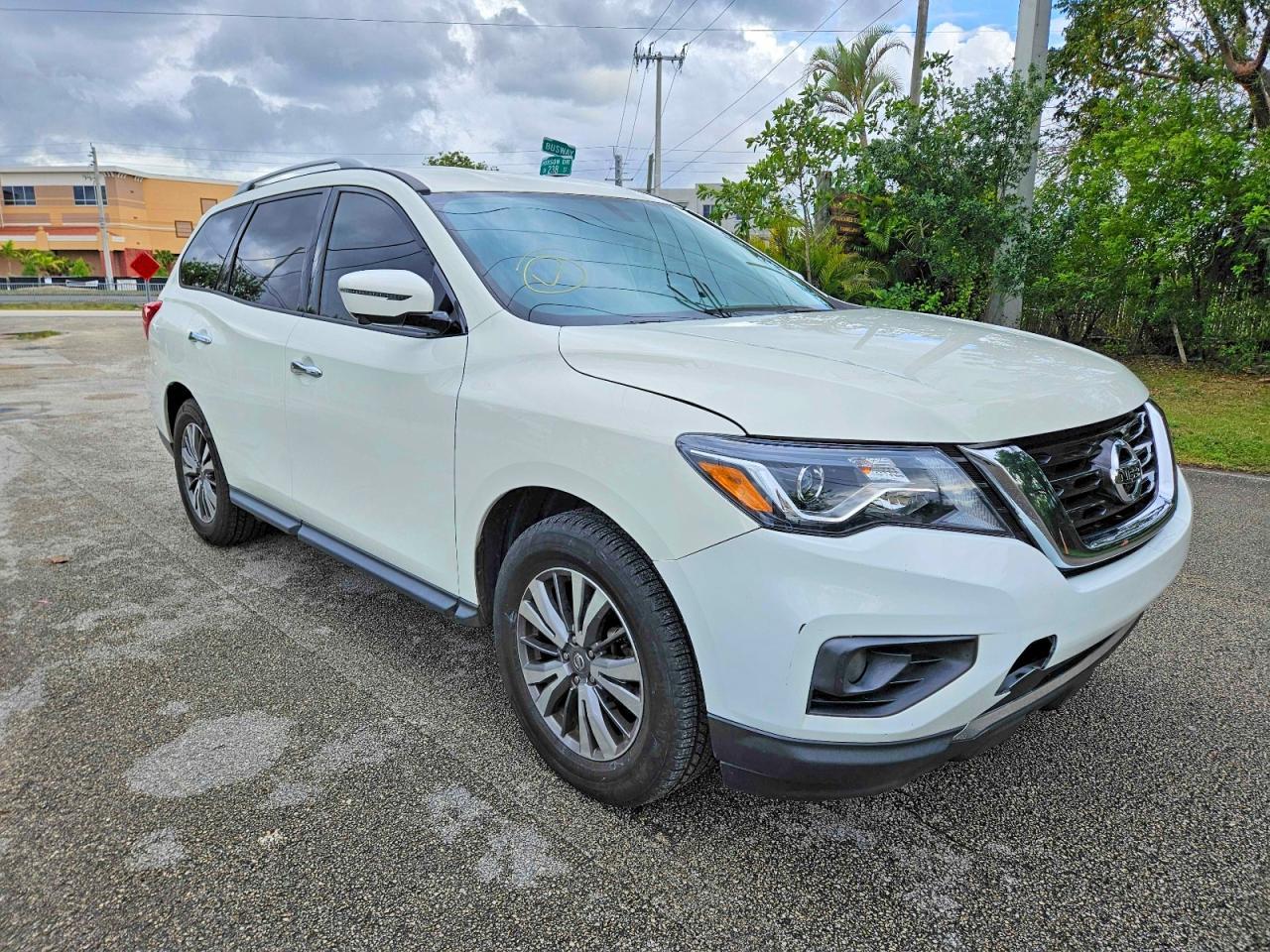 2019 Nissan Pathfinder Sl - zdjęcie główne