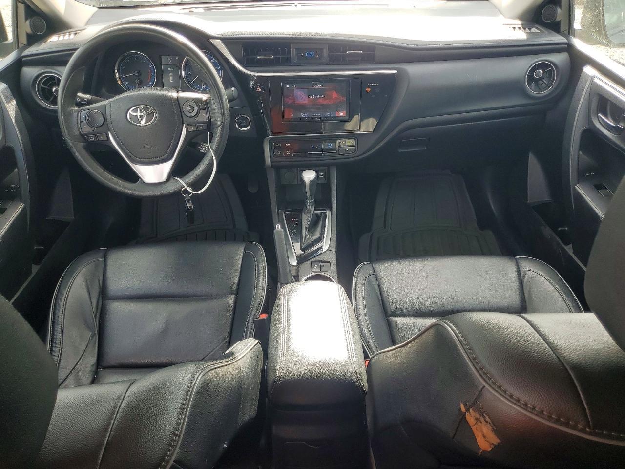 2017 Toyota Corolla Xle - zdjęcie 8