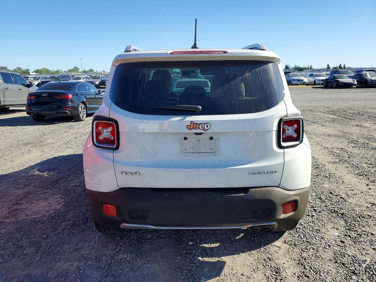 2015 Jeep Renegade Limited - zdjęcie 6