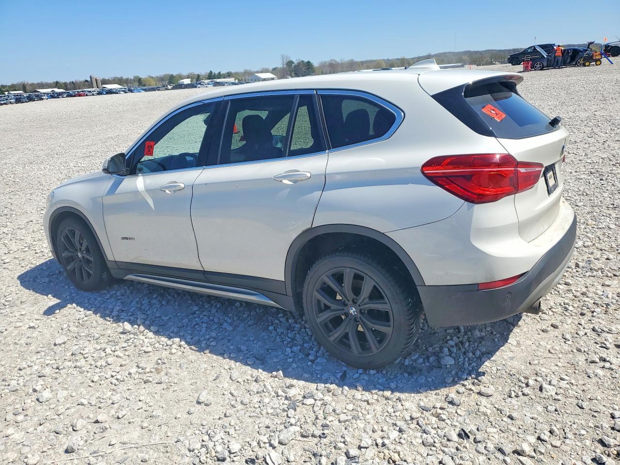 2018 BMW X1 xDrive28I - zdjęcie 2