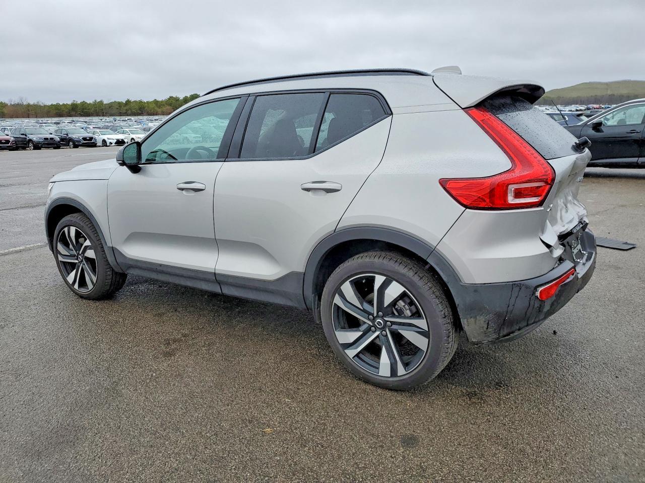 2025 Volvo Xc40 Ultra - zdjęcie 2