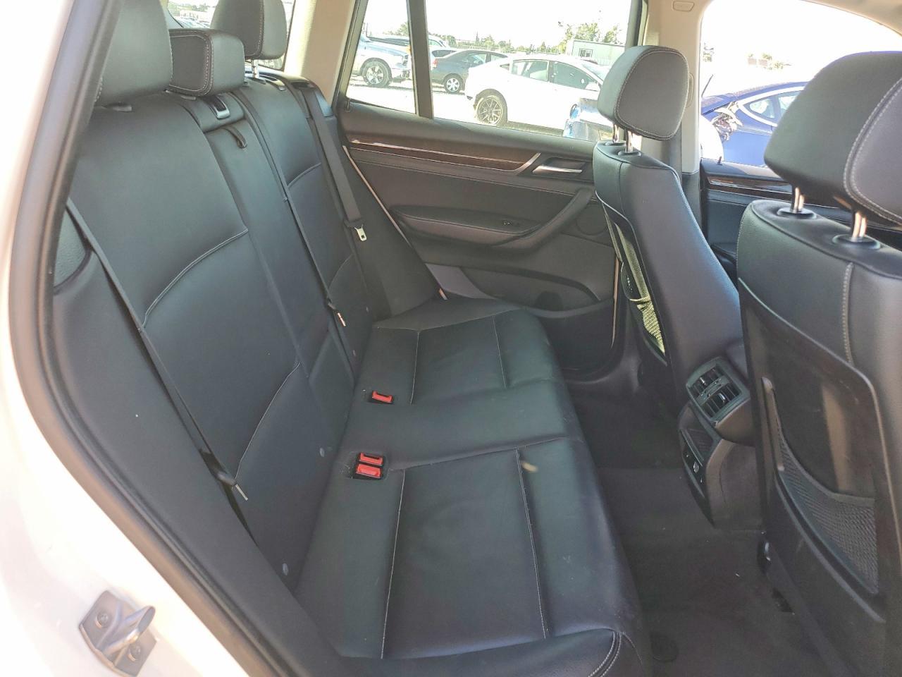 2015 BMW X3 xDrive28D - zdjęcie 11