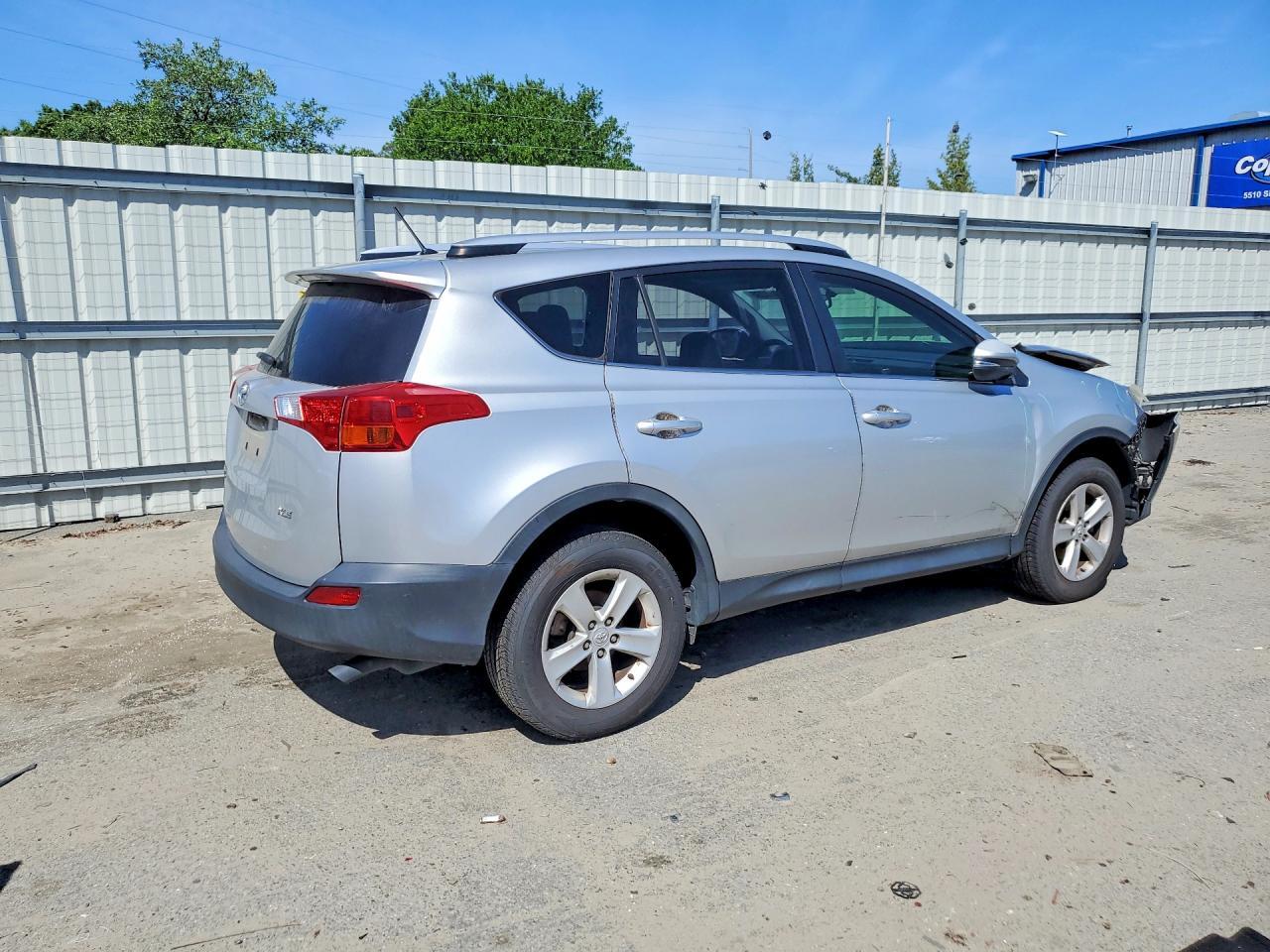 2013 Toyota Rav4 Xle - zdjęcie 3