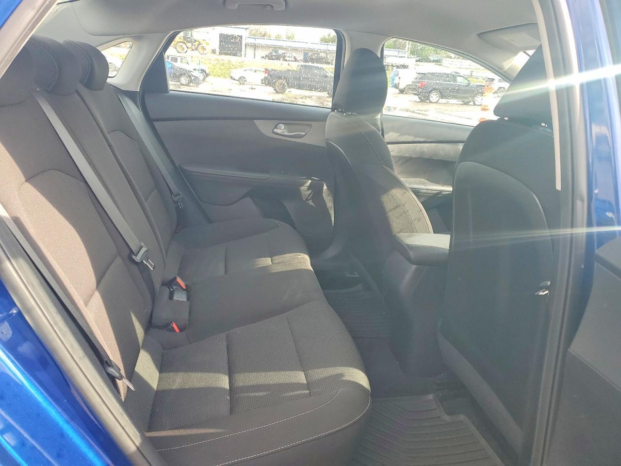 2021 Kia Forte Lxs - zdjęcie 10