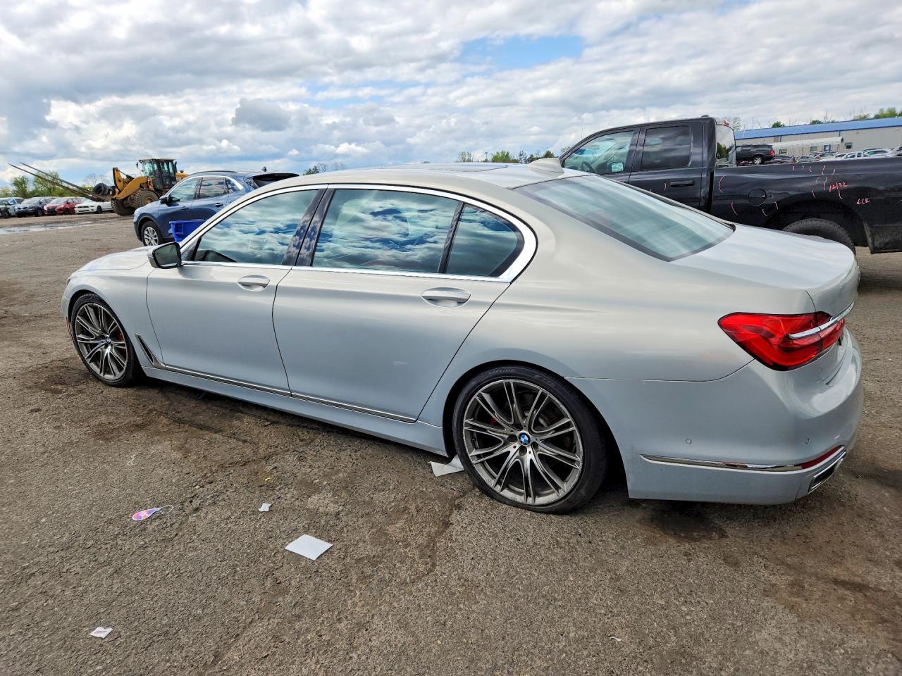 2016 BMW 740 I - zdjęcie 2
